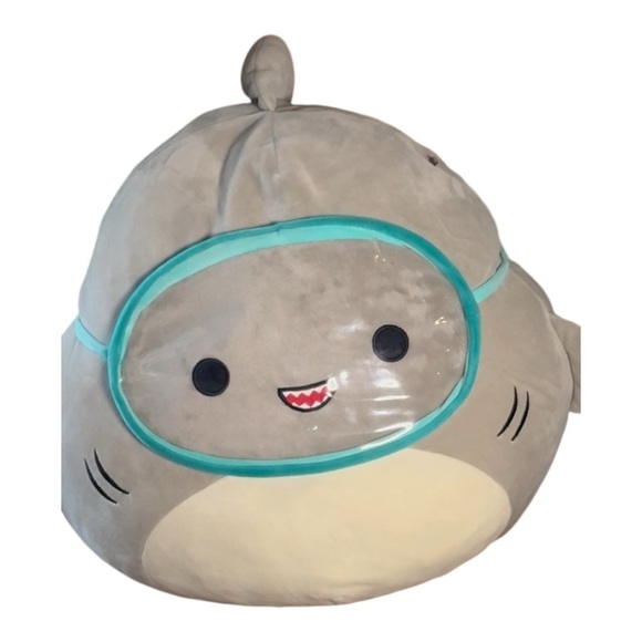 Squishmallows Sealife Squad Gordon the Shark Cuddle Soft Plush Doll 20 - Picture 2 of 3